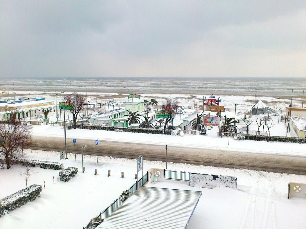 Hotel Cobalto Ріміні Екстер'єр фото