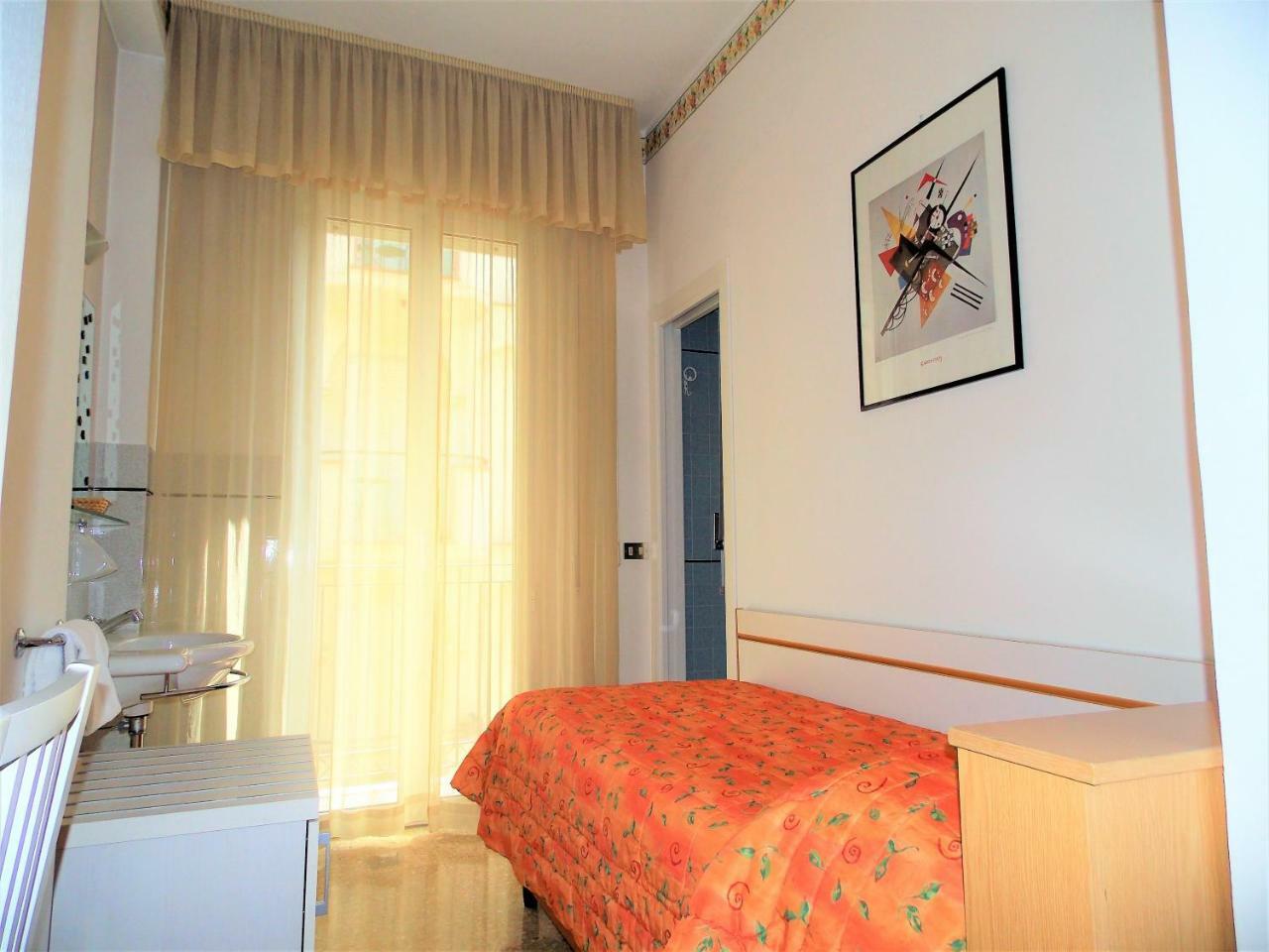 Hotel Cobalto Ріміні Екстер'єр фото